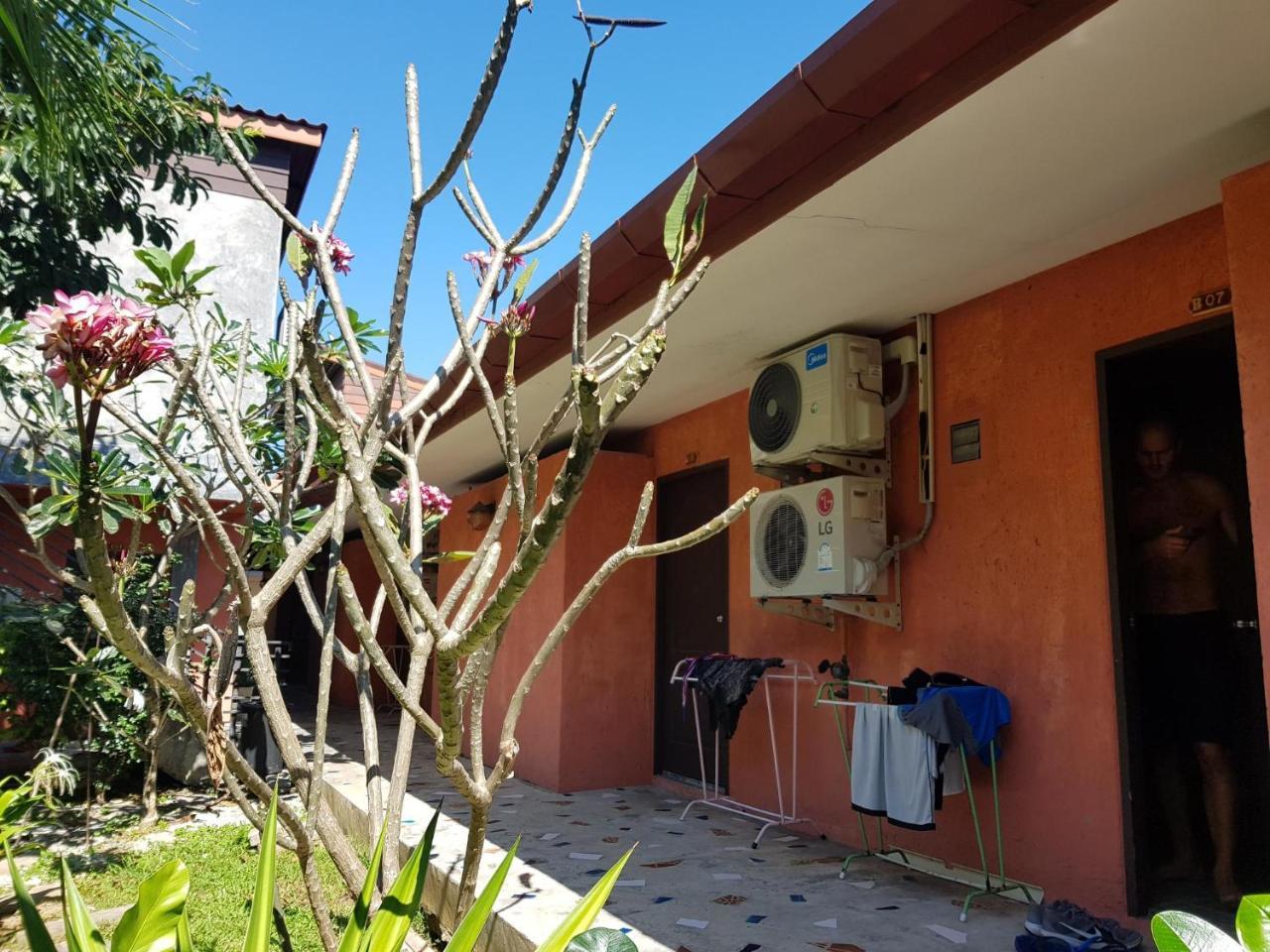 2 Home Chalong Exteriör bild